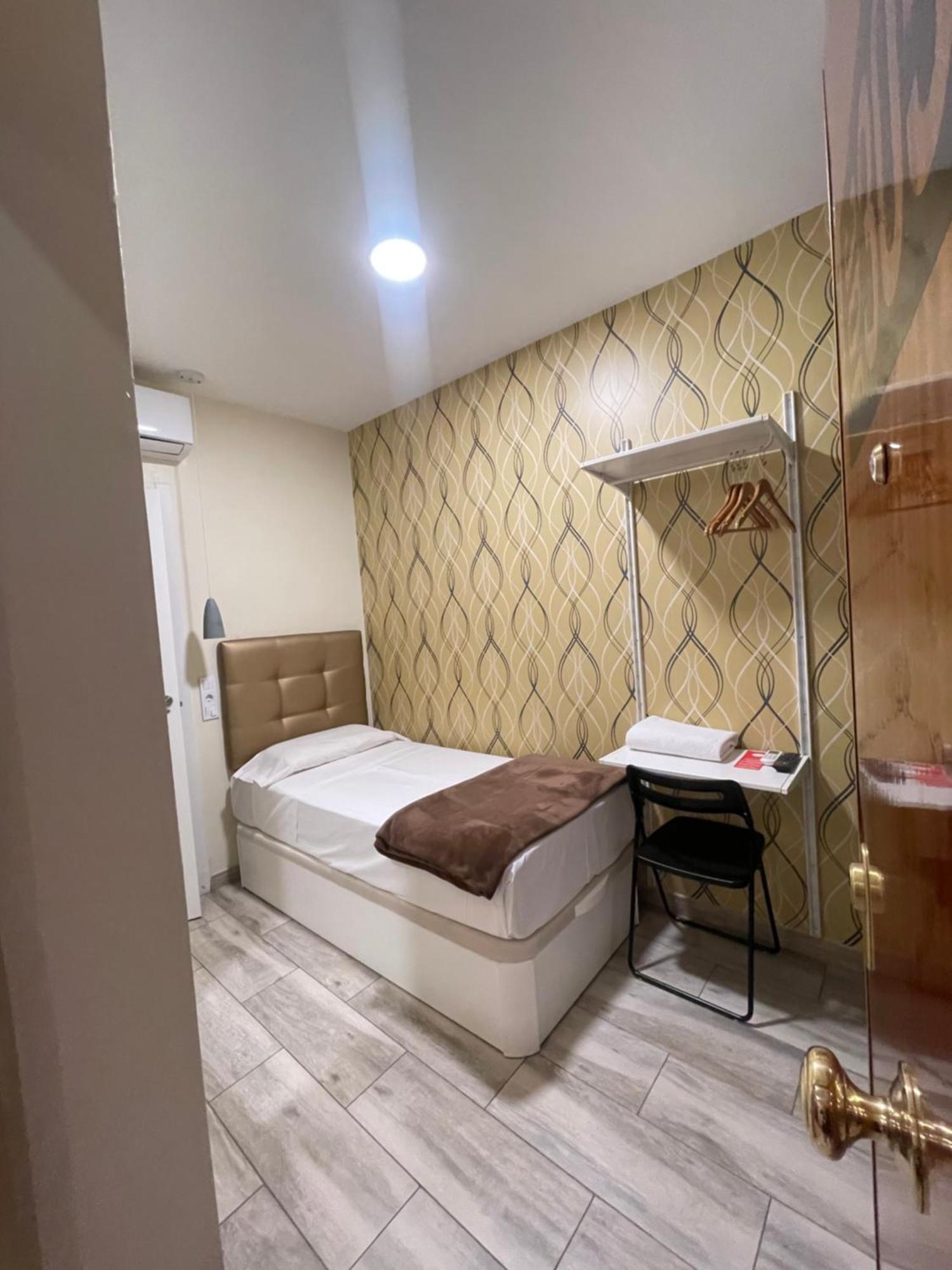 Hostal Oliver Madrid Eksteriør bilde