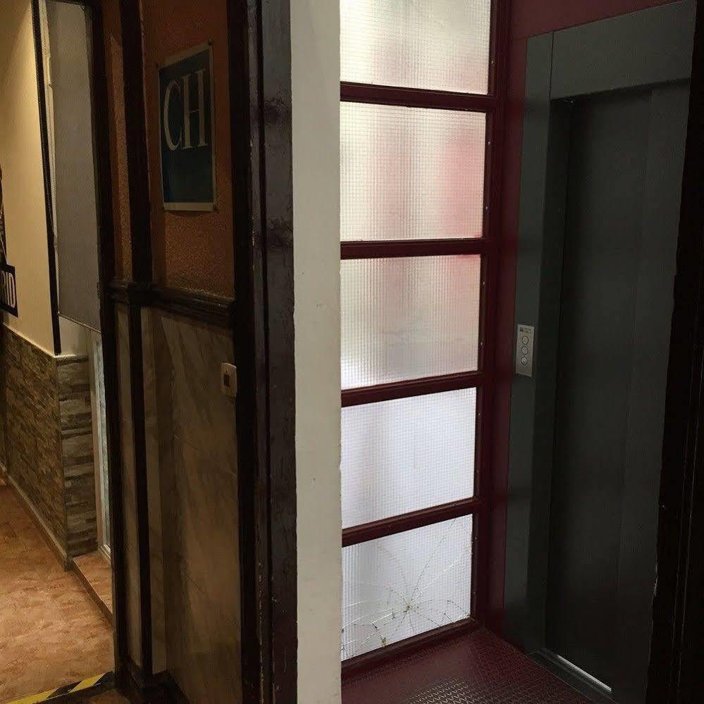 Hostal Oliver Madrid Eksteriør bilde