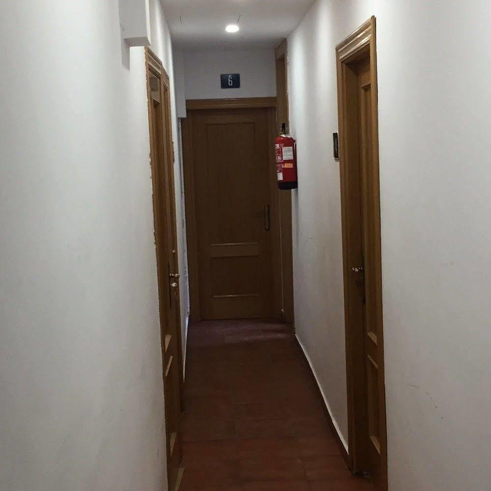 Hostal Oliver Madrid Eksteriør bilde